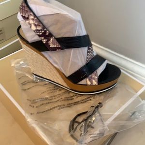 Snake wedges /embroidered leather